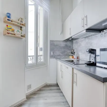 Charming - Near Center, Ac Included Apartment *